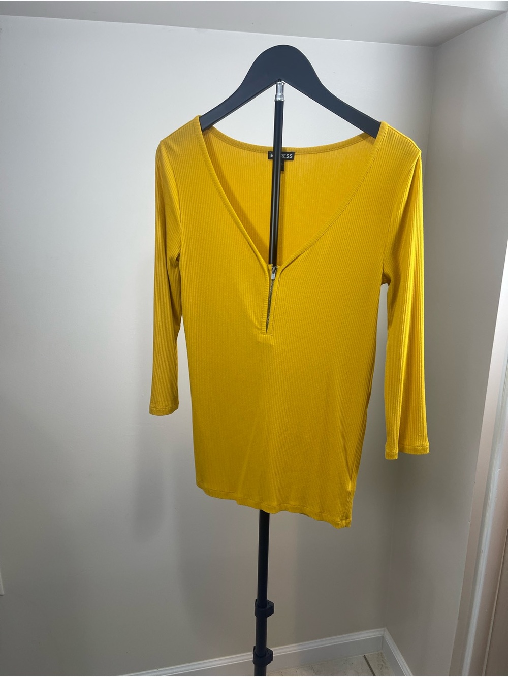 Express Mustard Yellow Ribbed V-Neck Zip Front Long Sleeve Top